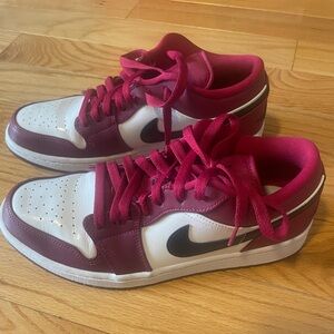 Jordan 1 Low Men’s size 9